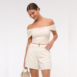 Abercrombie & Fitch Women's Curve Love High Rise Loose Short - Cream S 29 NWOT